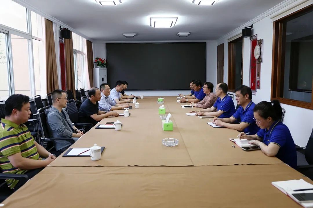皖西学院来必一运动集团交流调研校企合作工作